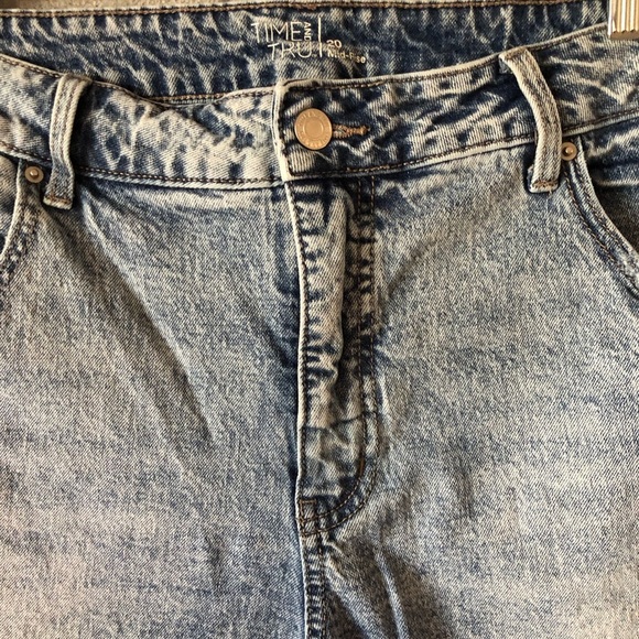 Time and Tru Women Mid-Rise Jeans Size 20 Light Wash Fringe Hem Distressed Plus - Picture 3 of 15